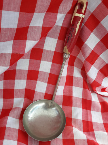 Ladle with advertising