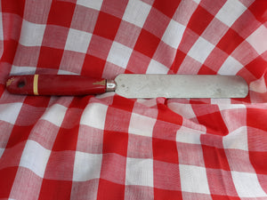 Cake knife