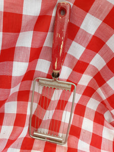 Cheese slicer