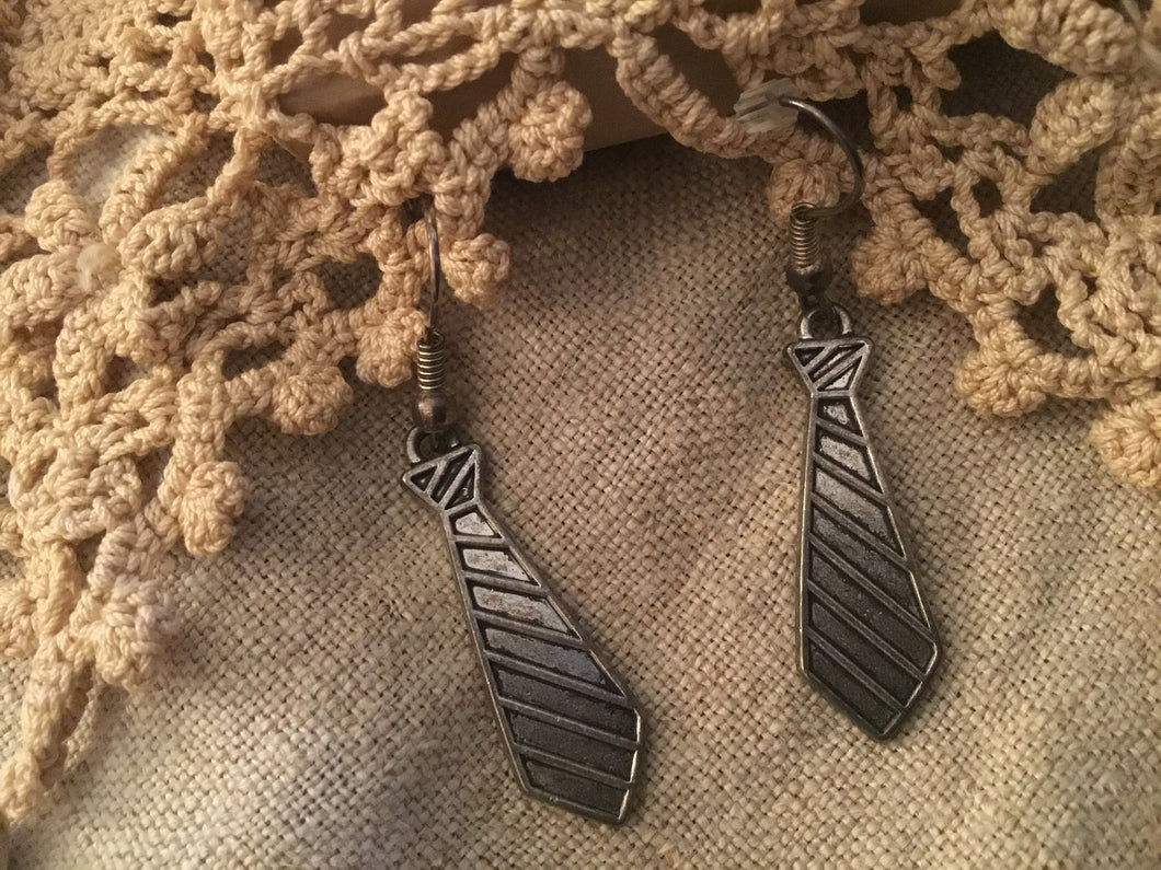 Necktie hook earrings
