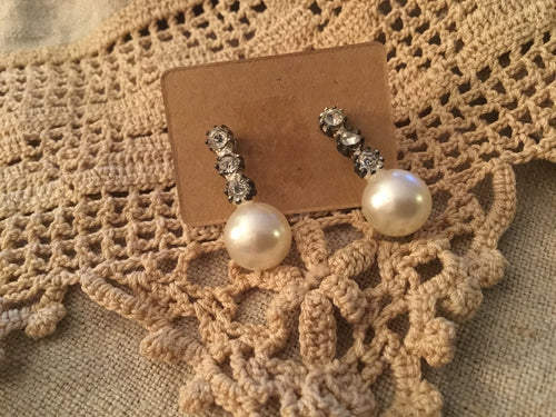 Rhinestone & pearl drop earrings