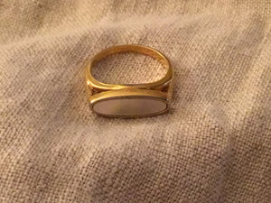 Iridescent pearl ring