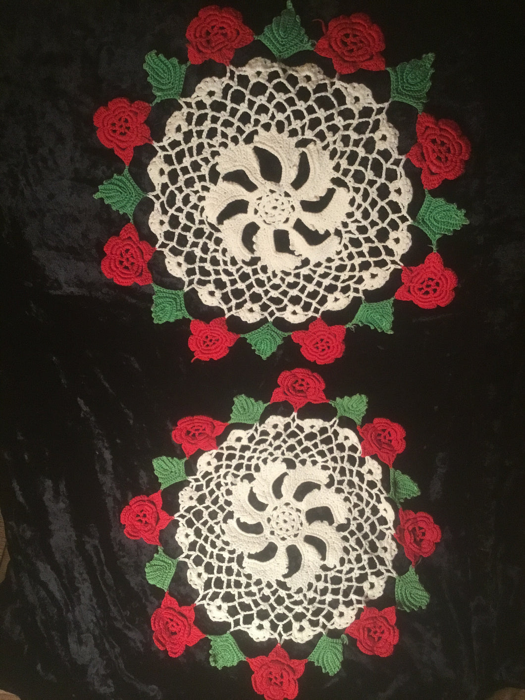 Vintage doily, pair